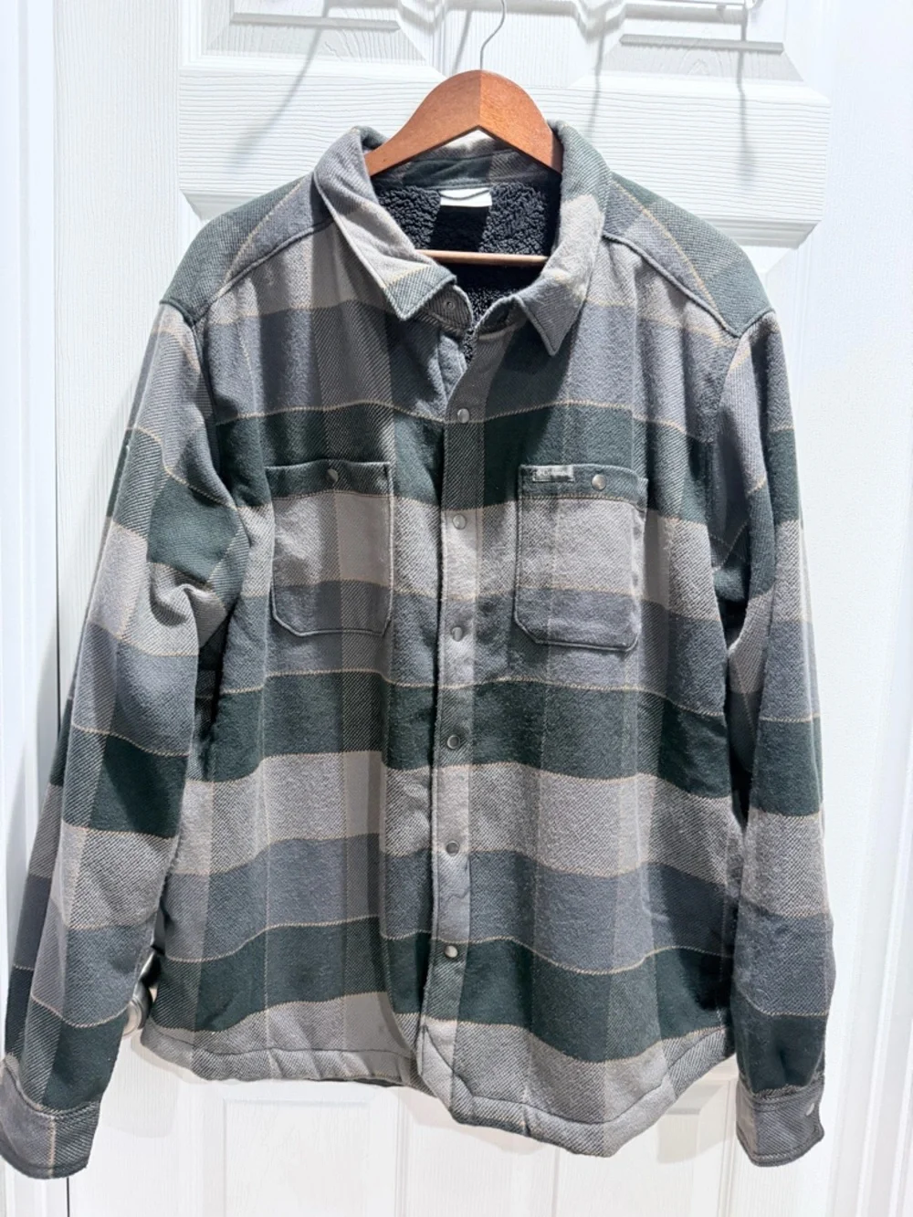 Columbia Fleece‑Lined Flannel Shirt Jacket Men’s XL – Gray/Green Plaid Shacket